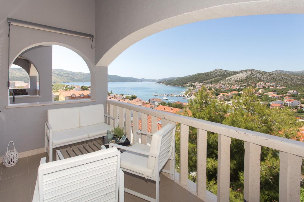 Apartmani Stanic Seget Vranjica Buitenkant foto