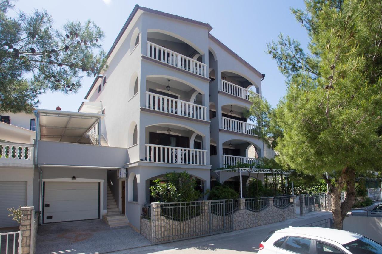 Apartmani Stanic Seget Vranjica Buitenkant foto