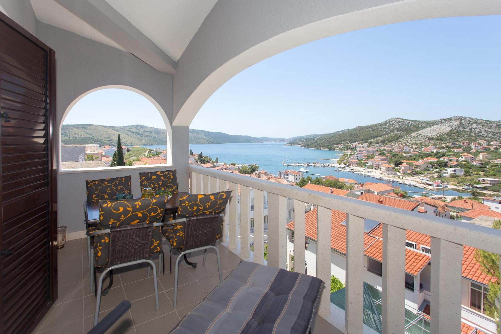 Apartmani Stanic Seget Vranjica Buitenkant foto