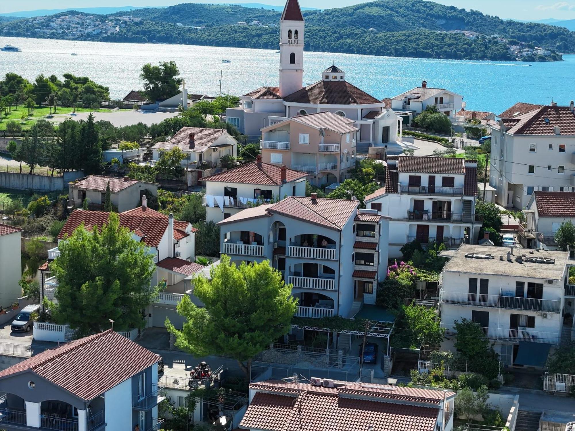Apartmani Stanic Seget Vranjica Buitenkant foto